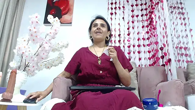 Snapshot of _Marcela__ chatting on 02-10-25, 12:29 Marcela online show from 02-10-25, 12:29