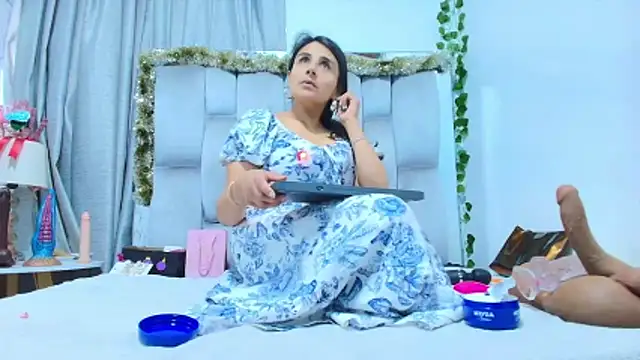  Marcela   online show from 12-22-25, 12:46