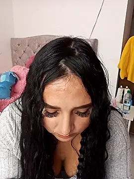 Juanamd1 online show from 12-19-25, 02:35