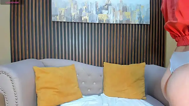 Nahiajhonson  online show from 10-25-25, 01:18