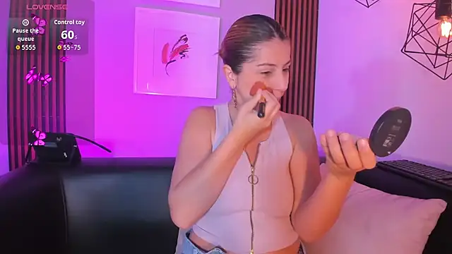 Nahiajhonson  online show from 12-15-25, 01:37