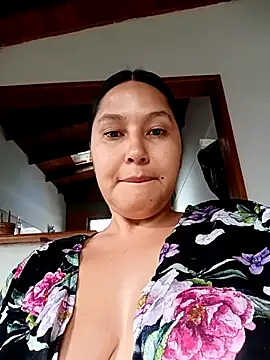 SamaraJay1 online show from 05-03-26, 01:28