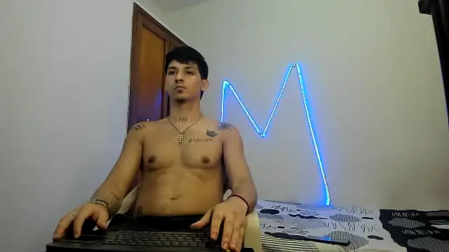 Snapshot of MasterSEX420 chatting on 11-13-25, 03:55 MasterSEX420 online show from 11-13-25, 03:55