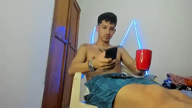 Snapshot of MasterSEX420 chatting on 12-18-25, 02:12 MasterSEX420 online show from 12-18-25, 02:12