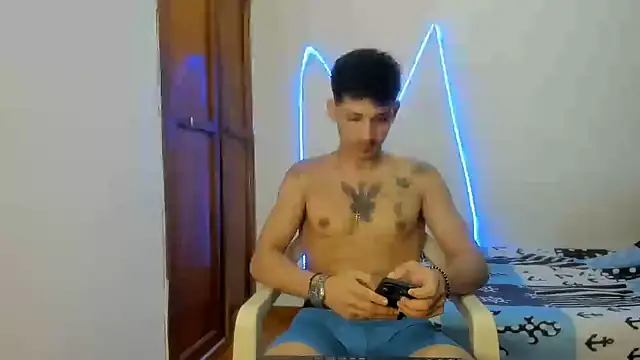 Snapshot of MasterSEX420 chatting on 01-16-26, 04:00 MasterSEX420 online show from 01-16-26, 04:00