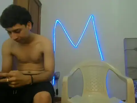 Snapshot of MasterSEX420 chatting on 02-15-26, 04:58 MasterSEX420 online show from 02-15-26, 04:58