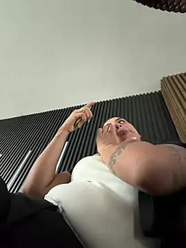 EmmaTorres  online show from 04-06-26, 07:48