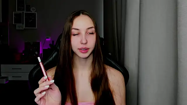 Snapshot of Sm0ly chatting on 04-16-26, 02:12 Sm0ly online show from 04-16-26, 02:12