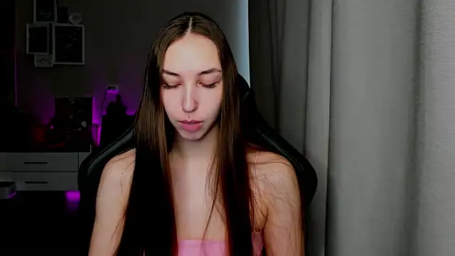 Snapshot of Sm0ly chatting on 04-23-26, 02:13 Sm0ly online show from 04-23-26, 02:13