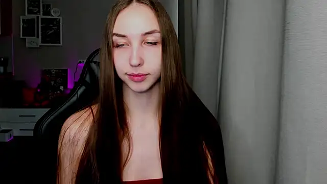 Snapshot of Sm0ly chatting on 04-29-26, 02:48 Sm0ly online show from 04-29-26, 02:48