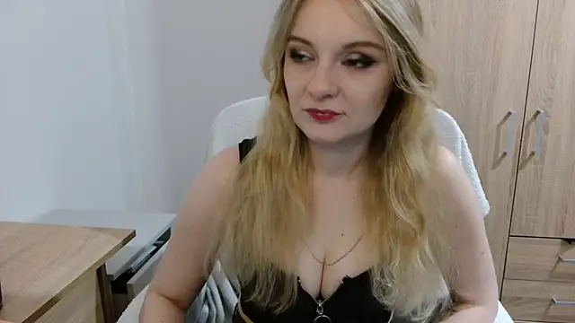 AlmaHoney online show from 06-15-26, 08:22