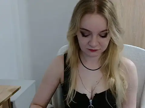 Snapshot of AlmaHoney chatting on 07-06-26, 08:11 AlmaHoney online show from 07-06-26, 08:11