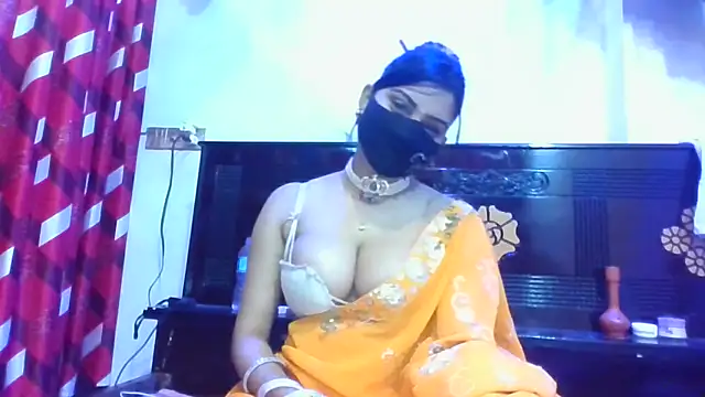 Snapshot of mariyaqueen chatting on 03-10-25, 11:38 mariyaqueen online show from 03-10-25, 11:38