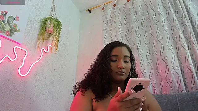 samanthaeliott22 online show from 10-03-25, 03:03