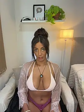 Snapshot of Brownfitbabyy chatting on 05-20-26, 12:22 Brownfitbabyy online show from 05-20-26, 12:22
