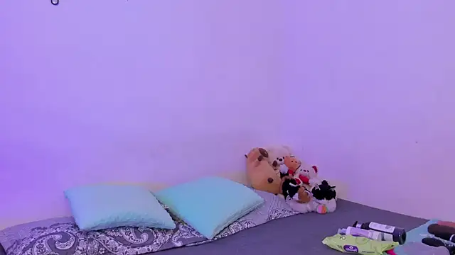 crystalvazquez online show from 10-19-25, 01:45