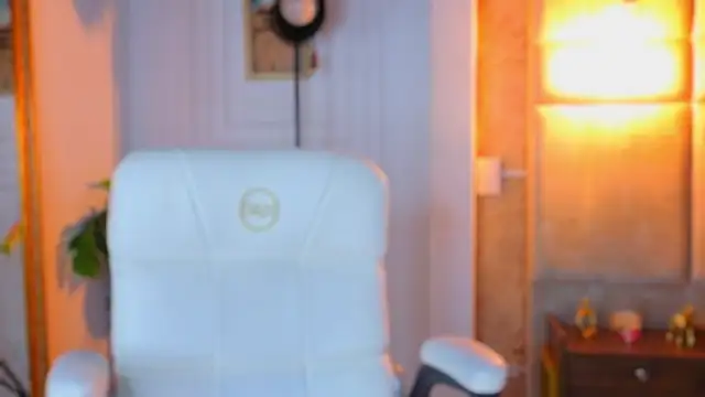 Snapshot of AlessiaLondon chatting on 05-04-26, 10:22 AlessiaLondon online show from 05-04-26, 10:22
