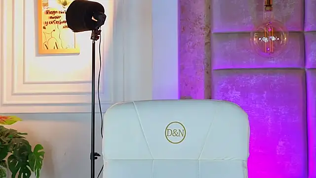 AlessiaLondon online show from 07-27-26, 10:00