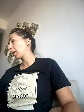 RaquelleDevon online show from 10-28-25, 11:14