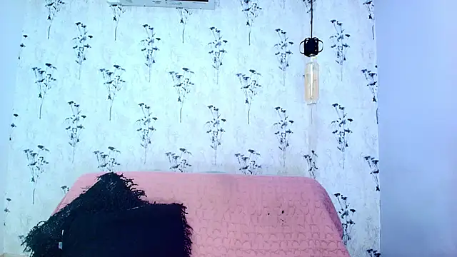 Mia candy 0 online show from 09-18-25, 12:07