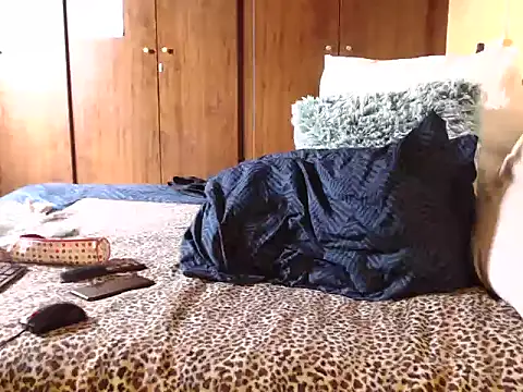 LONGBLKCLIT36 online show from 04-11-26, 11:03