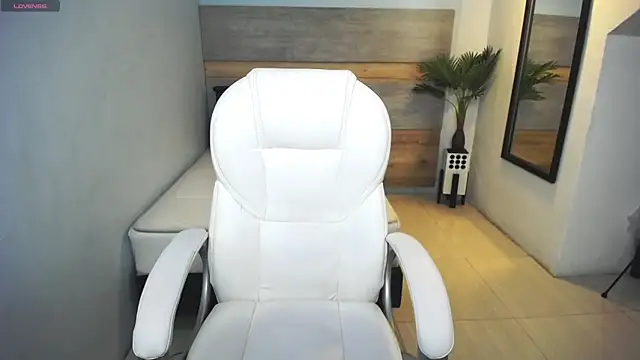 Snapshot of liseth_fox chatting on 03-08-25, 05:22 liseth fox online show from 03-08-25, 05:22