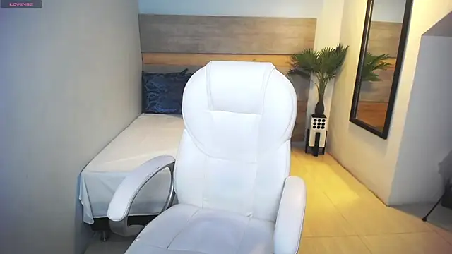 Snapshot of liseth_fox chatting on 03-08-25, 11:28 liseth fox online show from 03-08-25, 11:28