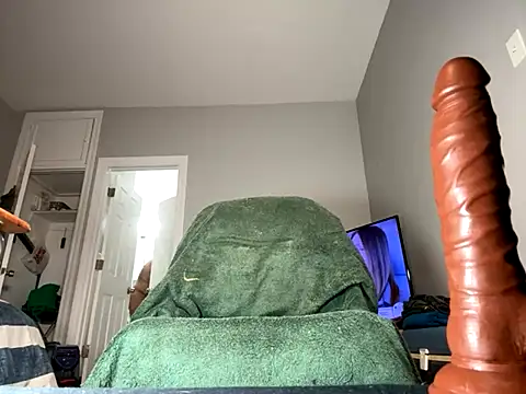 ChiRaqb8 online show from 11-10-25, 11:37