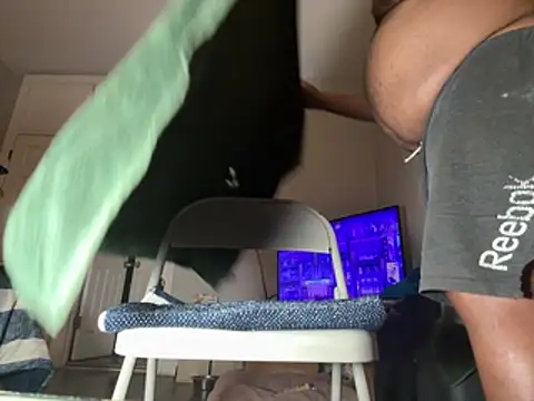 ChiRaqb8 online show from 04-11-26, 04:06