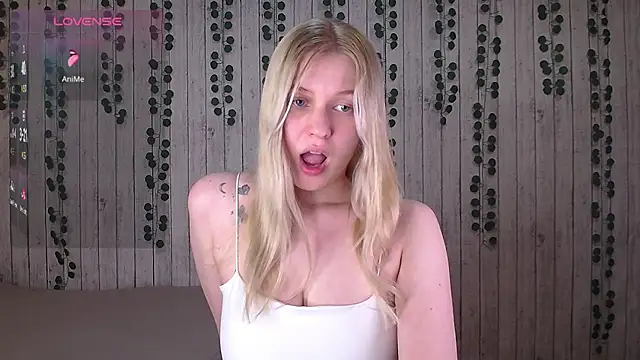 EmiliaDuchess online show from 12-20-25, 12:23