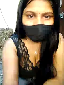 Snapshot of Hotty-simran chatting on 02-10-25, 08:20 Hotty-simran online show from 02-10-25, 08:20