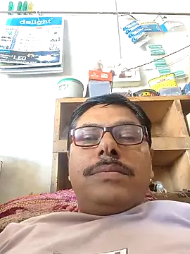 Snapshot of Srmotrs chatting on 05-22-26, 06:31 Srmotrs online show from 05-22-26, 06:31