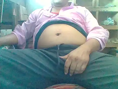 Snapshot of Srmotrs chatting on 05-26-26, 05:47 Srmotrs online show from 05-26-26, 05:47