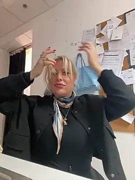 Arabellalee23 online show from 03-15-25, 08:43