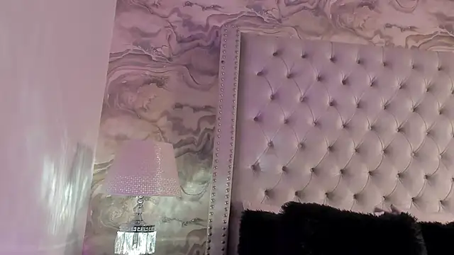 Snapshot of Kev_jenner chatting on 02-22-25, 07:03 Kev jenner online show from 02-22-25, 07:03