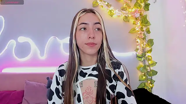 YouliteSllut2 online show from 12-05-24, 07:49