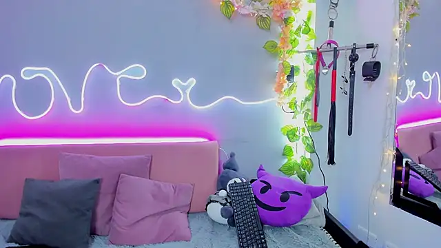 YouliteSllut2 online show from 01-12-25, 05:24