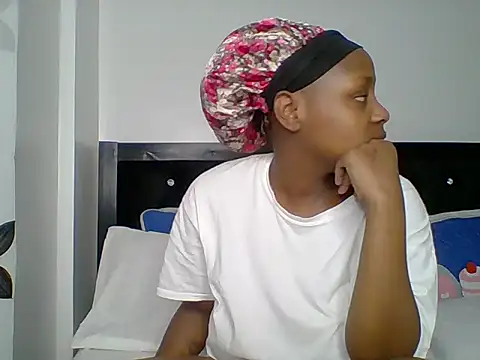 Snapshot of Miss_Amani chatting on 05-29-26, 02:59 Miss Amani online show from 05-29-26, 02:59