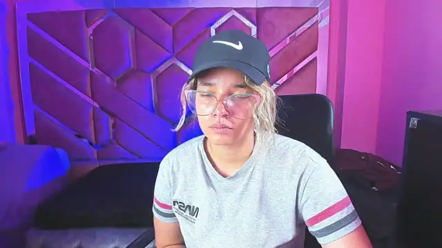 Olivia Fox69 online show from 02-19-25, 03:06