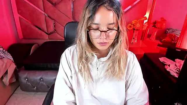 Olivia Fox69 online show from 11-04-25, 03:27