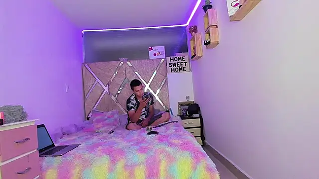 parejacaliente20154 online show from 03-25-26, 11:05