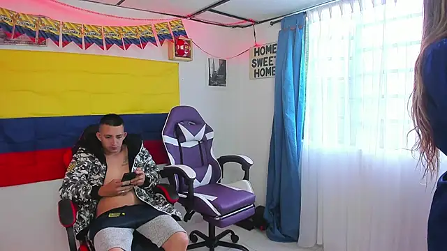 parejacaliente20154 online show from 06-09-26, 11:11