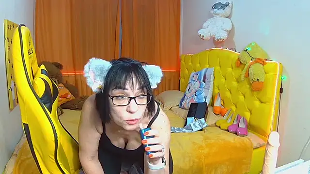 Snapshot of SandraHormas chatting on 02-06-25, 05:09 SandraHormas online show from 02-06-25, 05:09