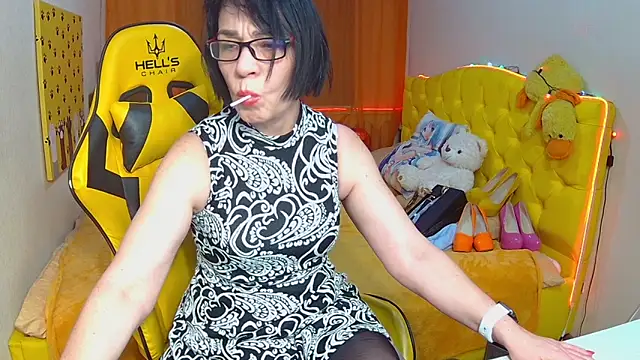 Snapshot of SandraHormas chatting on 02-17-25, 05:10 SandraHormas online show from 02-17-25, 05:10