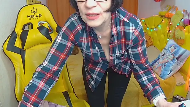 Snapshot of SandraHormas chatting on 03-10-25, 05:18 SandraHormas online show from 03-10-25, 05:18