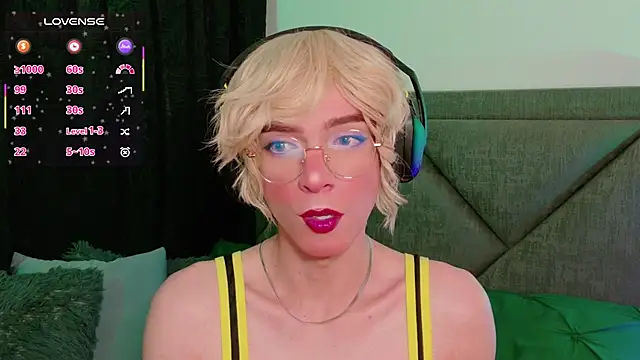 Snapshot of Sammy_Russell chatting on 09-17-25, 08:05 Sammy Russell online show from 09-17-25, 08:05