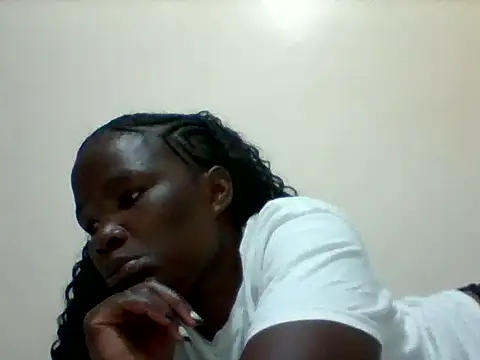 Snapshot of sweetangel41 chatting on 05-11-26, 10:32 sweetangel41 online show from 05-11-26, 10:32