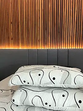 Snapshot of EmiilyAdams_ chatting on 12-03-25, 09:35 EmiilyAdams online show from 12-03-25, 09:35