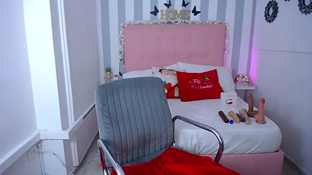 Lunna boobs online show from 12-17-24, 05:07