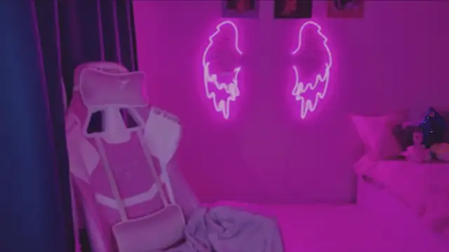 Snapshot of Elsie_Ginger chatting on 12-15-24, 09:31 Elsie Ginger online show from 12-15-24, 09:31